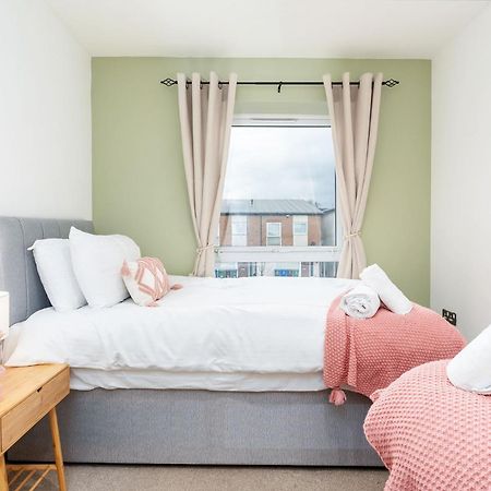 6 Guests - 3 Bedrooms - Free Wi-Fi - Manchester Zewnętrze zdjęcie