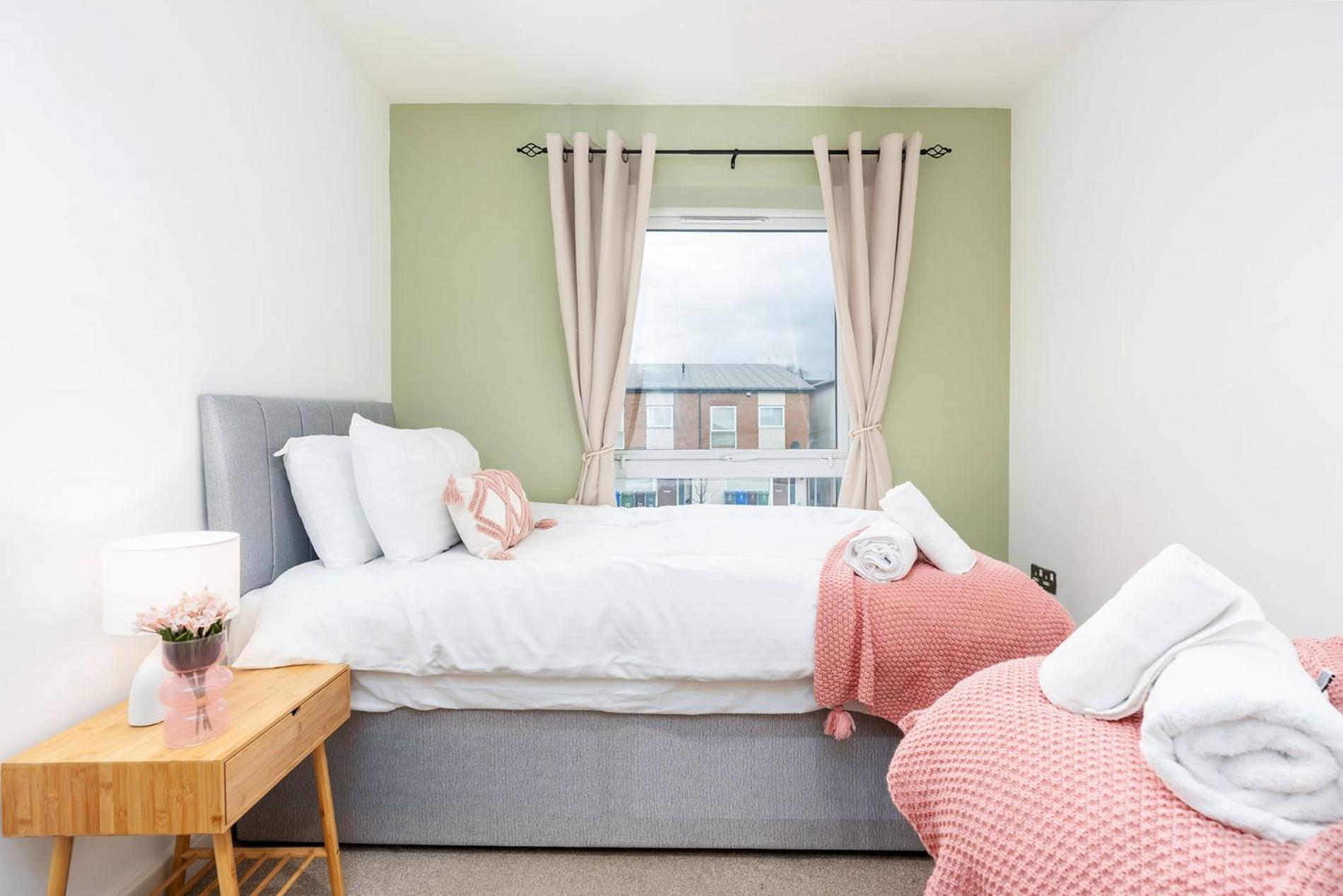 6 Guests - 3 Bedrooms - Free Wi-Fi - Manchester Zewnętrze zdjęcie